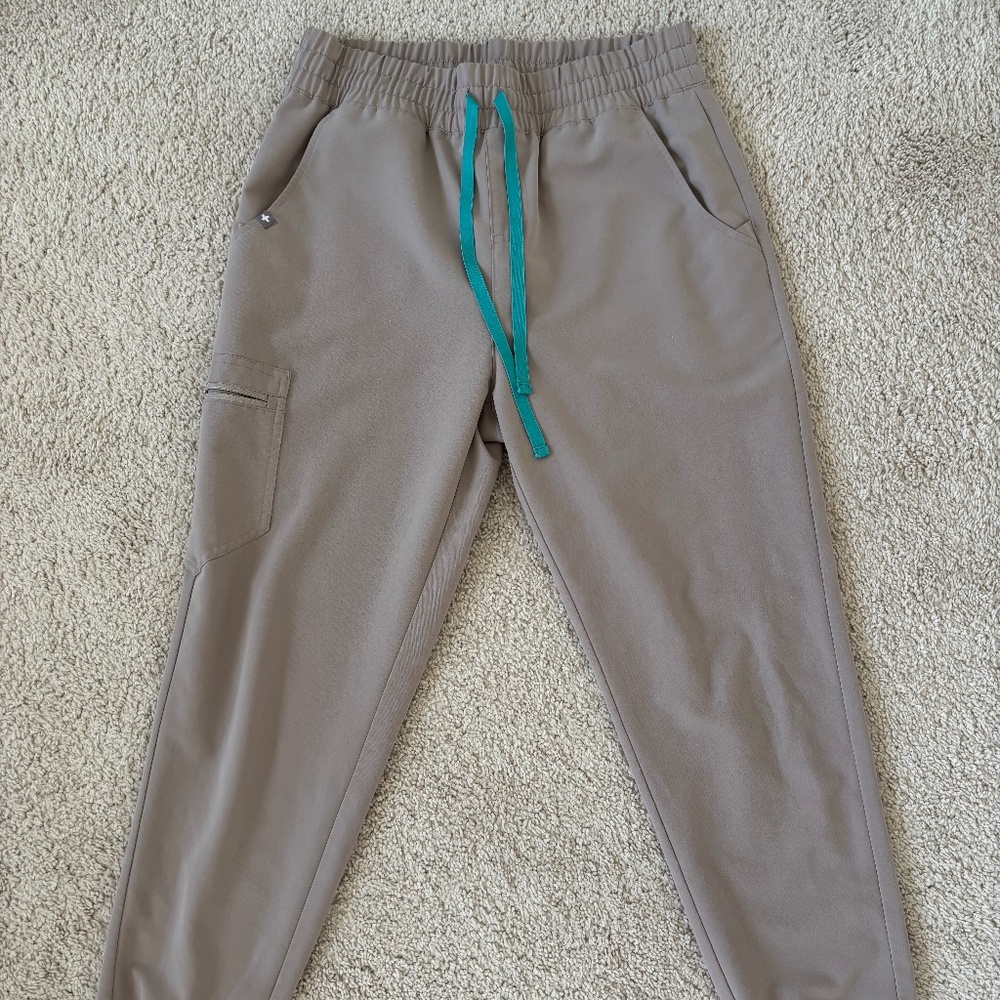 Figs Ankle Cropped Scrub Pants in Taupe with Teal Drawstring